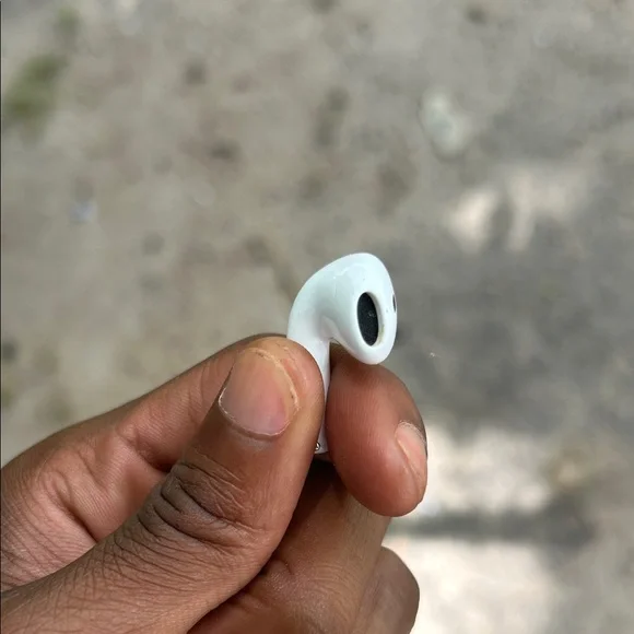 Apple White Wireless Earbuds
